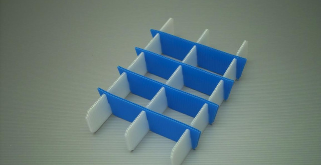 Individuell_gefertigtes_Gefach_aus_PP-Platten_640_320 Individuell gefertigtes Gefache aus PP-Platten Transportschutz Polypropylenplatten