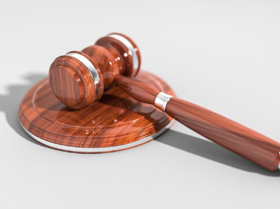 Legal 400 300 Richterhammer
