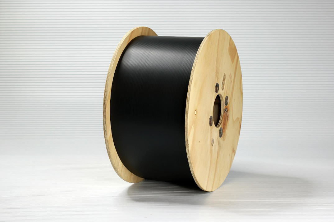 Stahlseil Spule verpacken mit PP-Platten schwarz 1075 717 Stahlseil oder große Kabelspule verpacken und schützen mit PP-Platten Schwarz 3mm