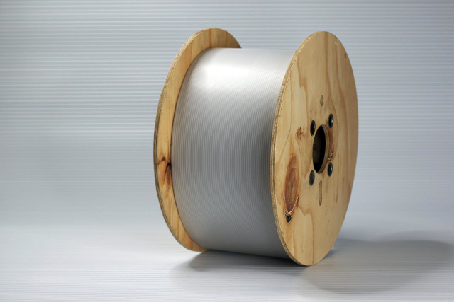 Stahlseil Spulen verpacken mit PP-Platten 640 427 Stahlseil oder große Kabelspule verpacken und schützen mit PP-Hohlkammerplatten HKP