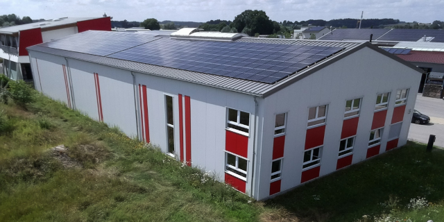 Solaranlage auf dem Gebäude der PPPlatten GmbH