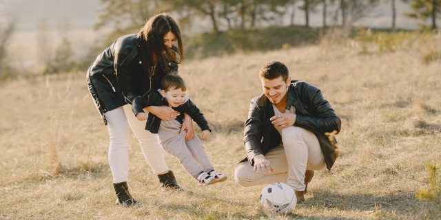 Familie 1 640 320 - Kopie Familie beim Fußball