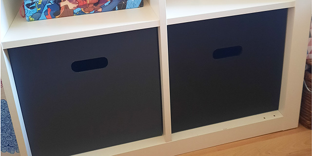Zwei Kallax Boxen im Regal 640 320 Stabile Boxwn für Kallax-Regale in Schwarz aus Kunstoff