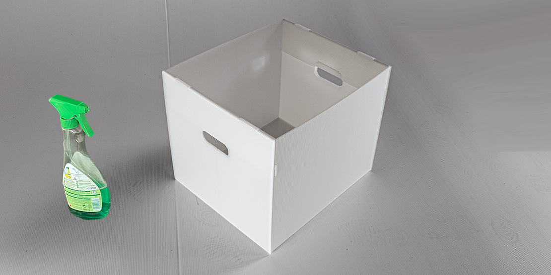 Regalbox aus PP-Platte transluzent für Regaltyp Kallax und ähnliche mit Reinigungsspray
