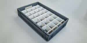 Gefache-Gitterfacheinsatz-fuer-schwere-Bauteile-in-einer-Eurobox-640-320