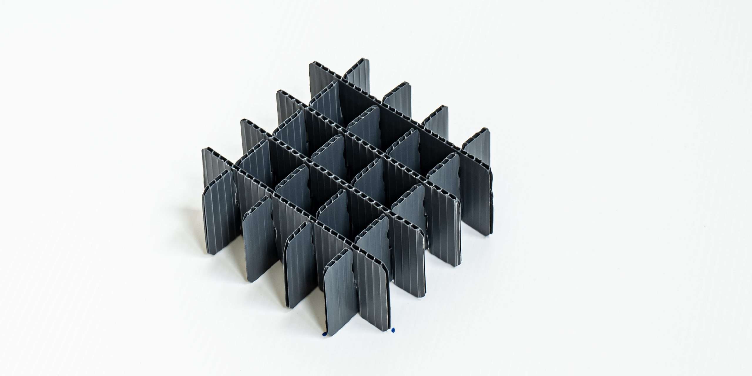 Kleines-Gefache-5-mal-5-Faecher-grau-aus-PP-Platte-1110-555-scaled