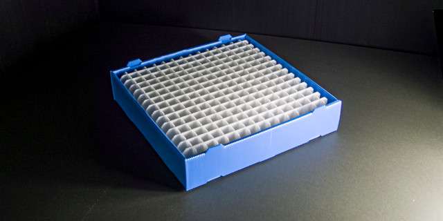 Stapelbare-Trays-fuer-die-Produktionslogistik-fuer-Metallhuelsen-und-Vials-aus-PP-Platten-640-320