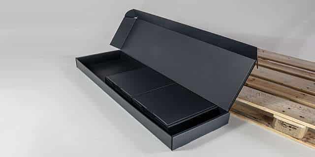 Mehrweg-Versandbox für iPad-Staender im Verleih offen
