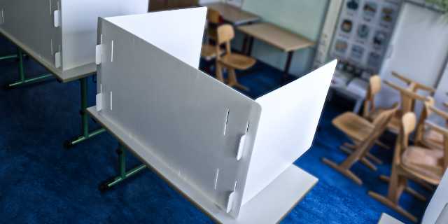 Leichte Wahlkabine aus PP Stegplatte
